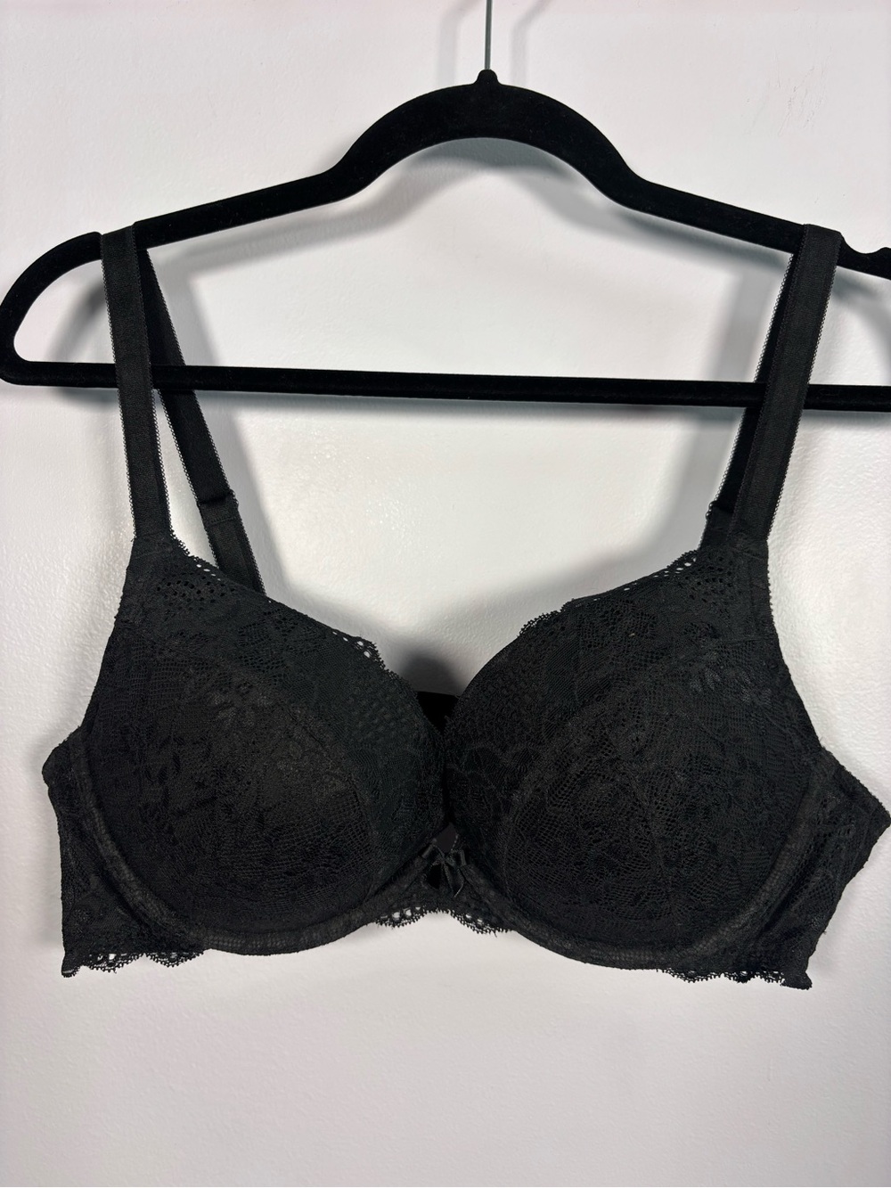 torrid Black Lace Underwire Solid Black Bra with Floral Detail Size 40B